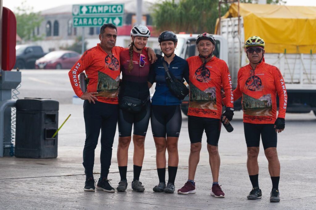 El recorrido de dos ciclistas alemanas por el continente americano - ciclistas-en-reocrrido-por-america1-1024x682