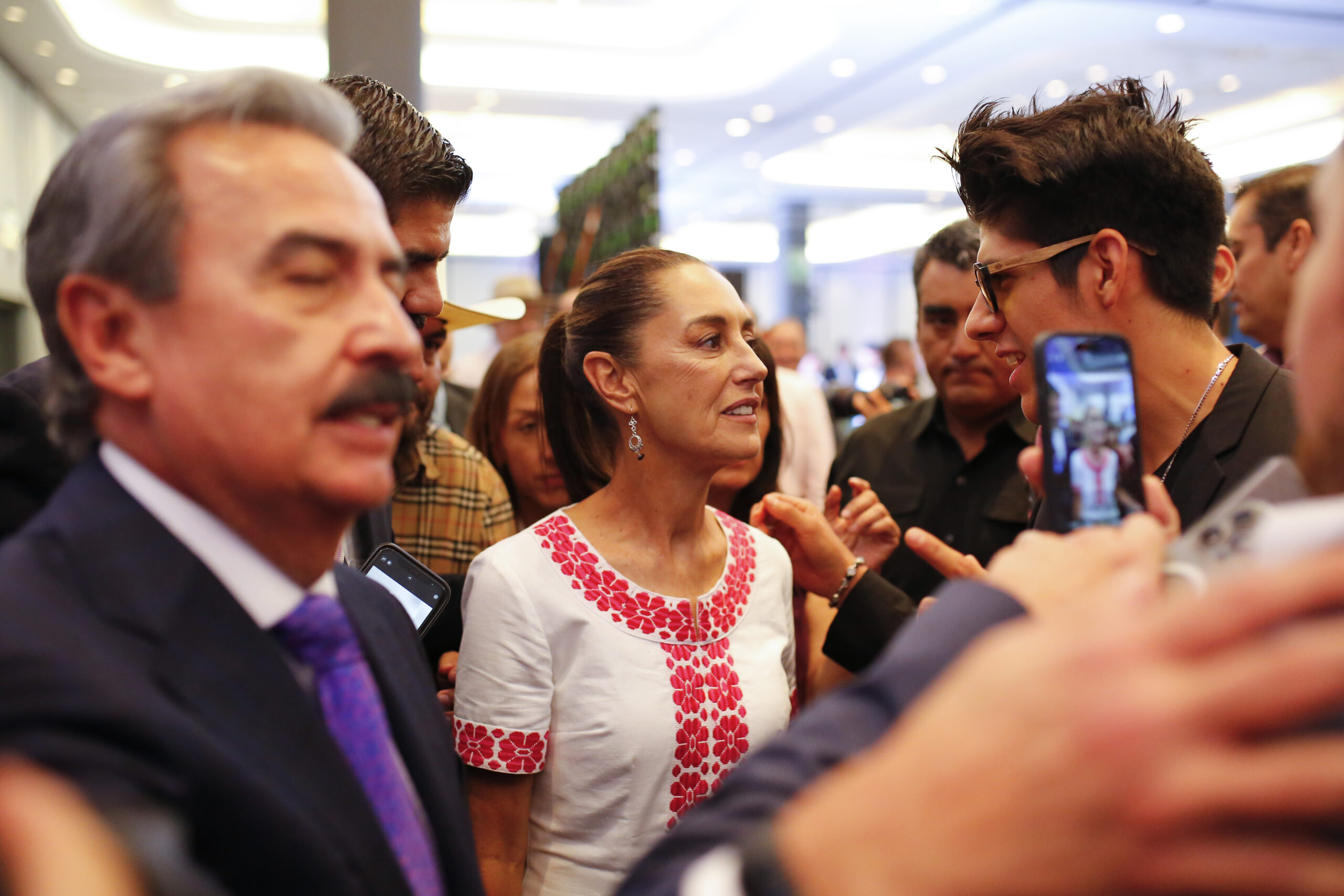 Sheinbaum asegura que oposición reconoce su derrota con la propuesta de unir candidaturas