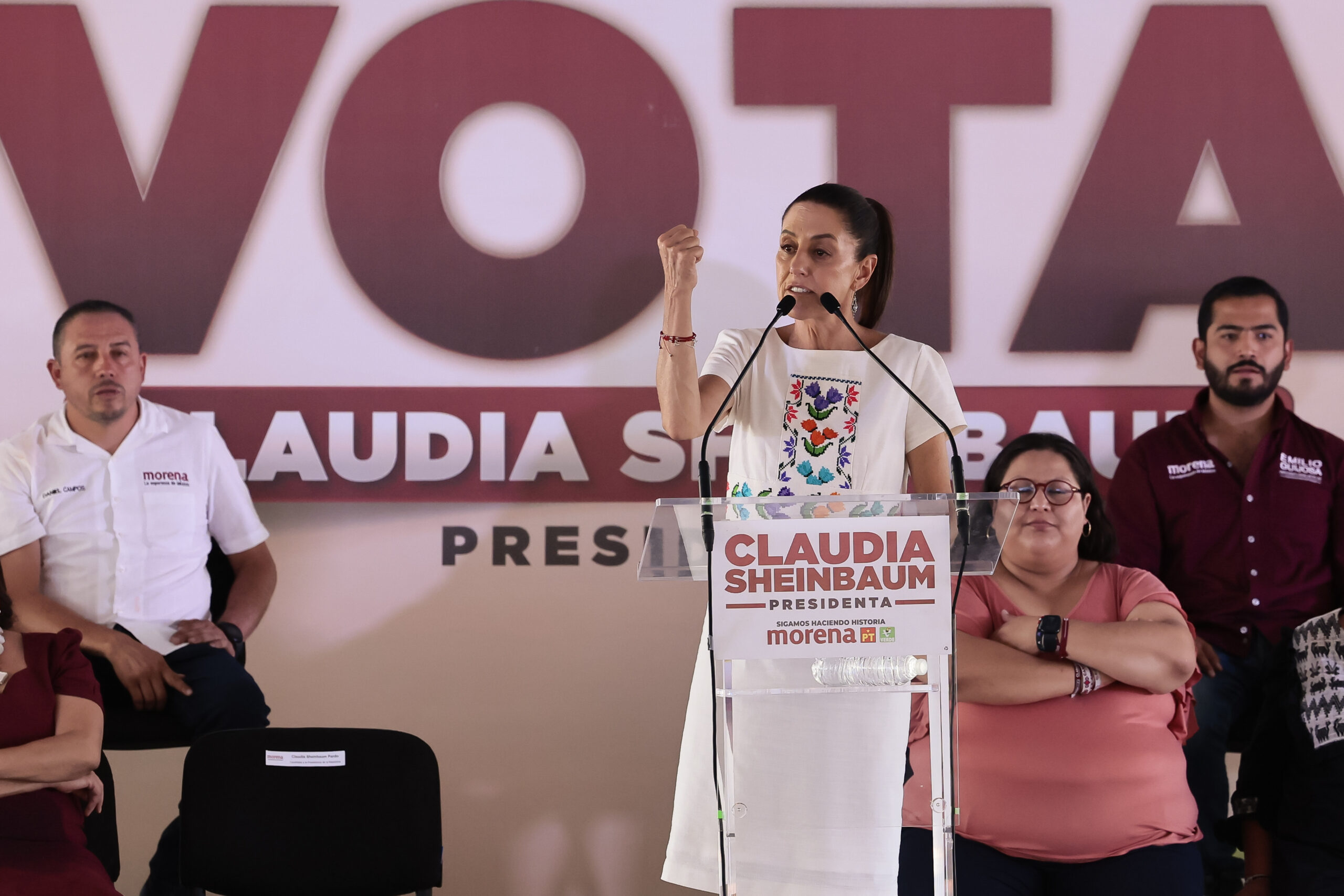Claudia Sheinbaum cuestiona el “falso apoyo” de la oposición a los programas sociales