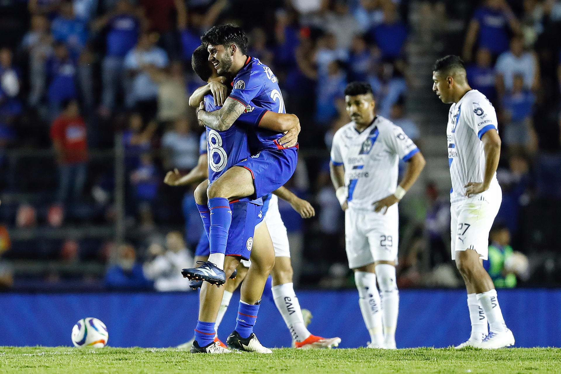 Cruz Azul sufre, pero avanza a la final del Clausura 2024 Cruz Azul sufre, pero avanza a la final del Clausura 2024