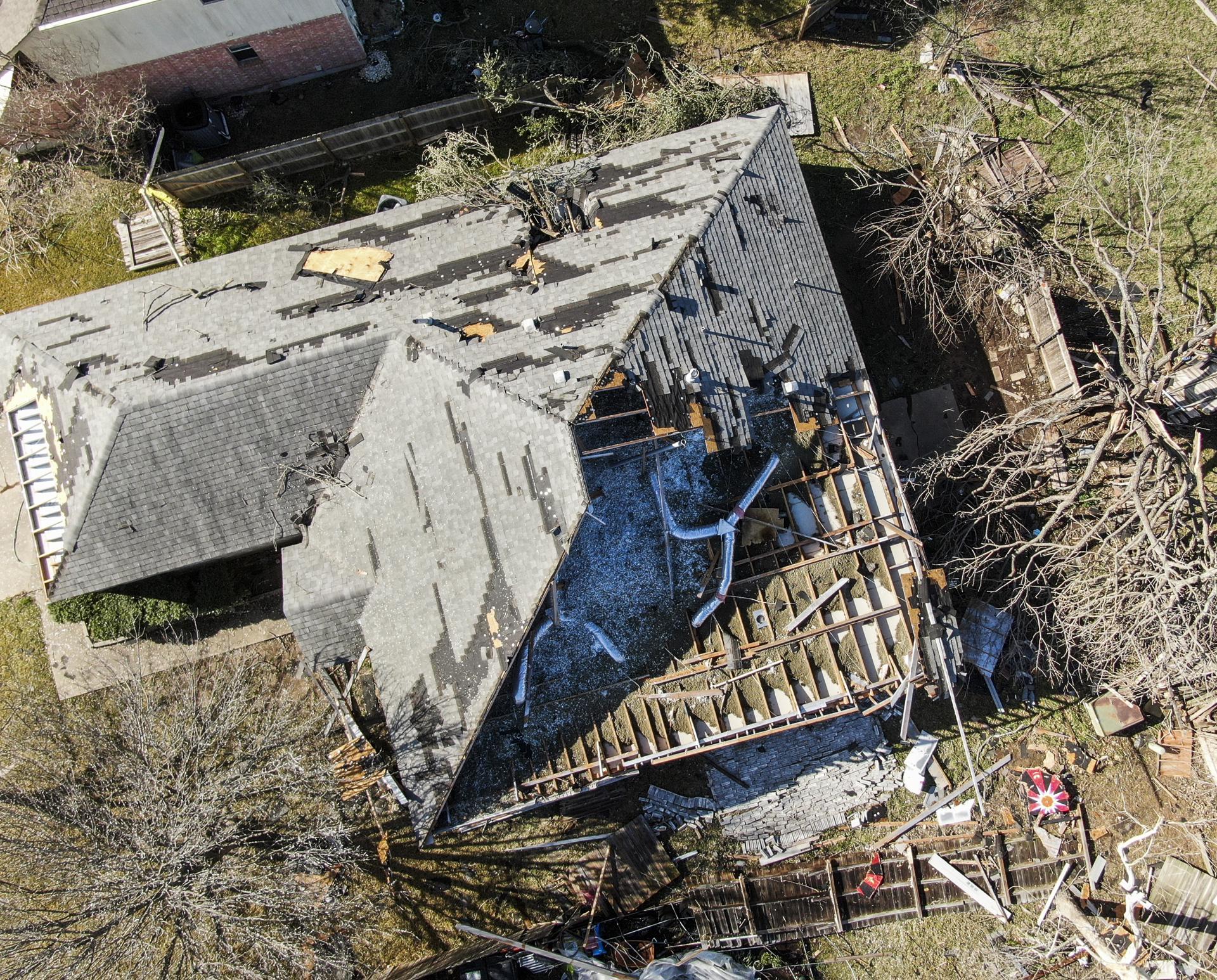 Fuertes tormentas causan 11 muertes en Texas, Oklahoma y Arkansas Fuertes tormentas causan 11 muertes en Texas, Oklahoma y Arkansas