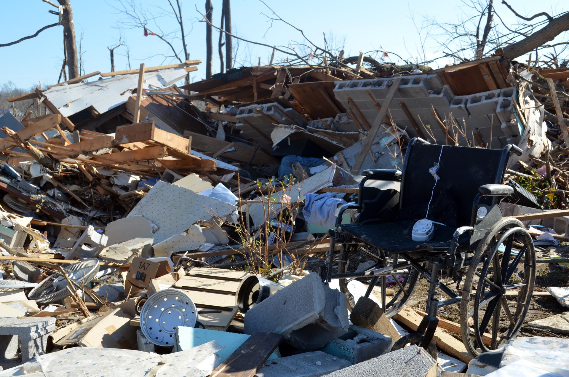 Tornados en EE.UU. dejan un muerto; tormentas avanzan hacia el este
