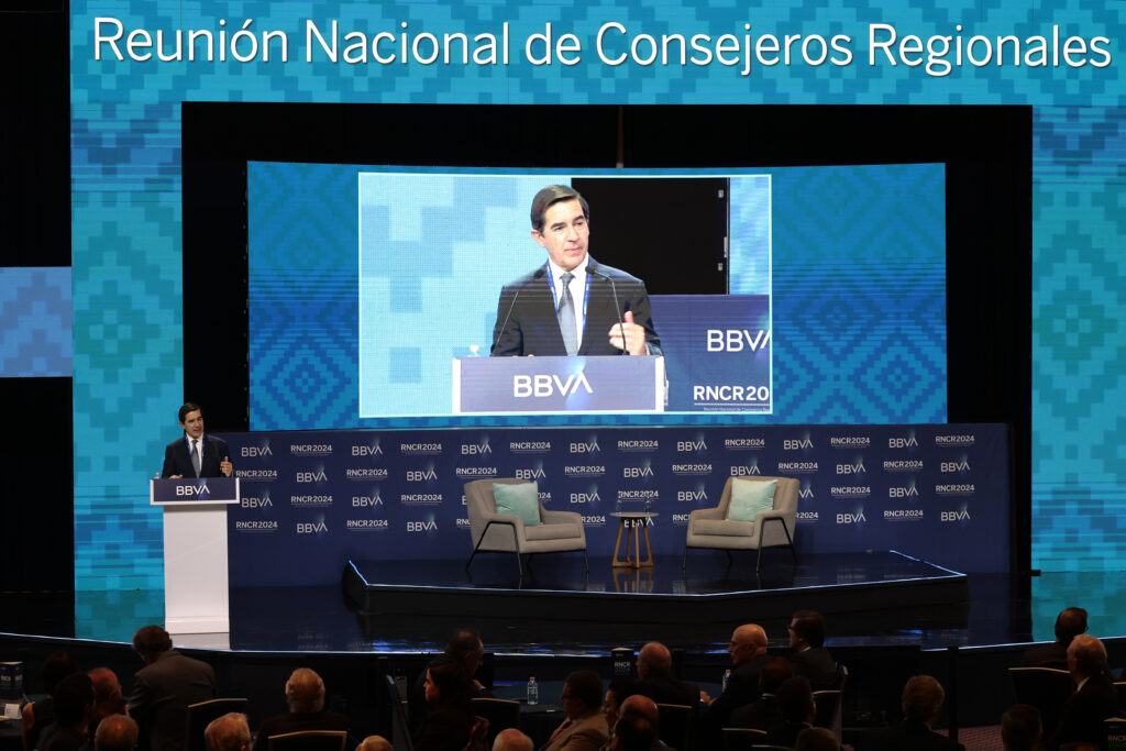 México debe corregir "cuellos de botella" para aprovechar el 'nearshoring': BBVA - debe-mexico-corregir-cuellos-de-botella-para-aprovechar-el-nearshoring-bbva-1024x683