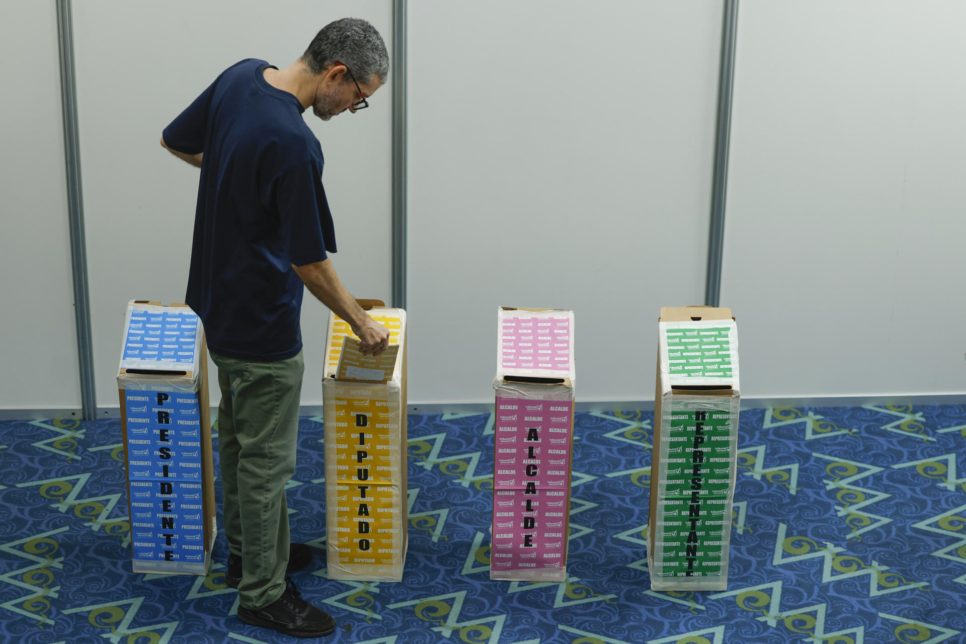 Comienzan las elecciones en Panamá, una de las más complicadas de su historia