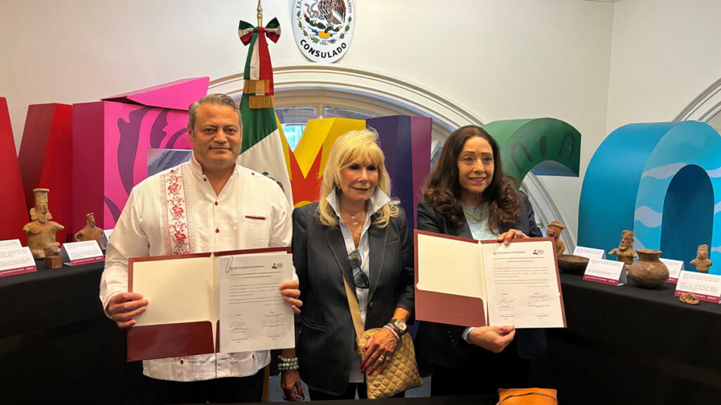 Familia en EE.UU. devuelve 22 piezas arqueológicas a México - entrega-recepcion-de-piezas-arqueologicas-1024x576