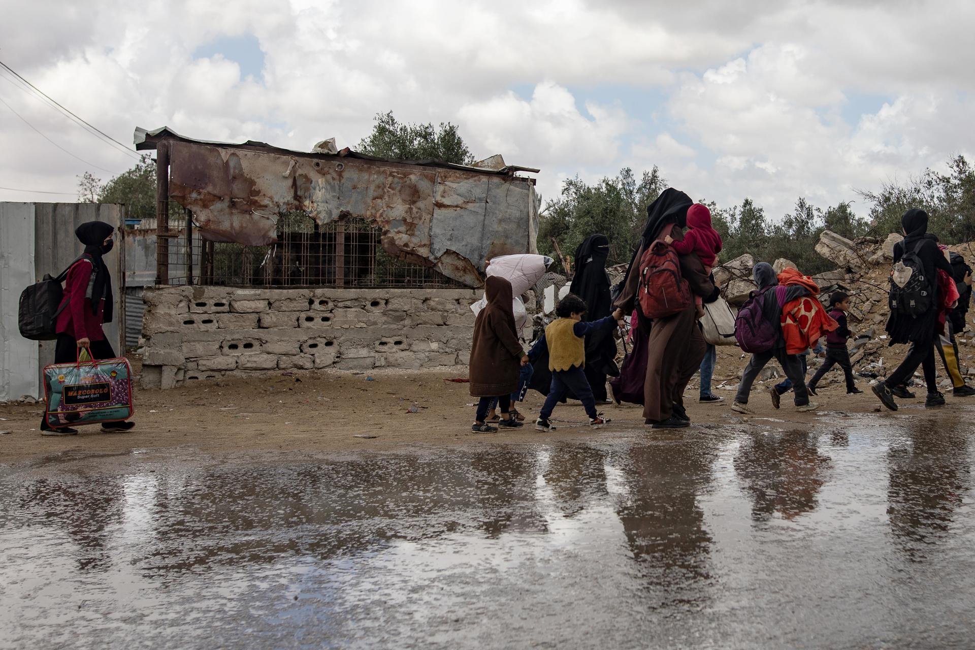 Israel dice que seguirá negociando un alto el fuego mientras bombardea el este de Rafah Israel dice que seguirá negociando un alto el fuego mientras bombardea el este de Rafah