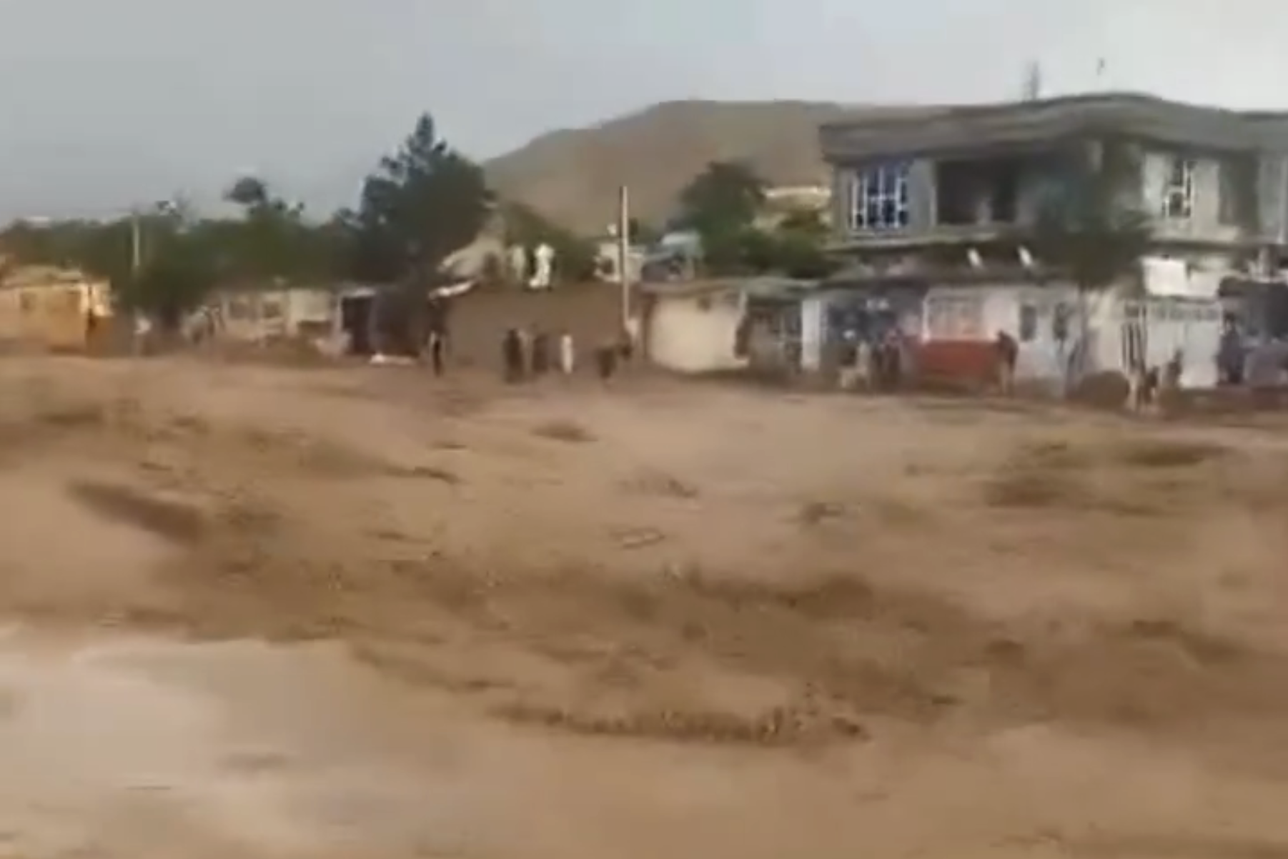 Al menos 300 muertos por las inundaciones en Afganistán, según Naciones Unidas Al menos 300 muertos por las inundaciones en Afganistán, según Naciones Unidas