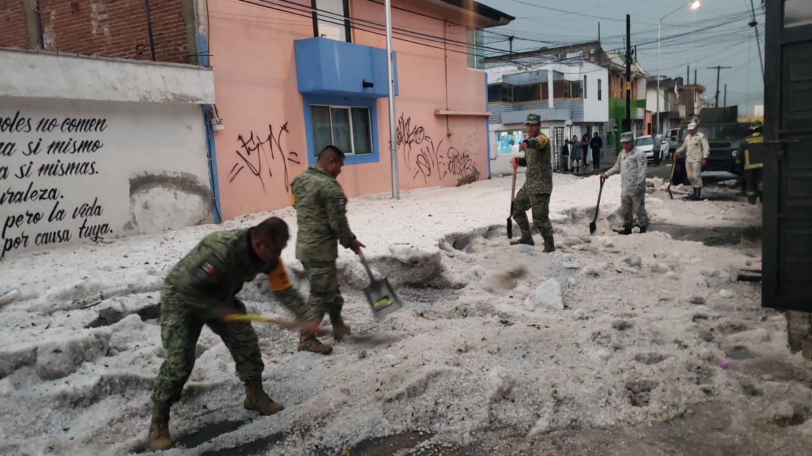 Lluvias y granizadas provocan afectaciones la capital de Puebla; despliegan a militares Lluvias y granizadas provocan afectaciones la capital de Puebla; despliegan a militares