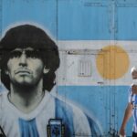 Médico dice que Maradona debió ser sedado y sujetado durante su última internación
