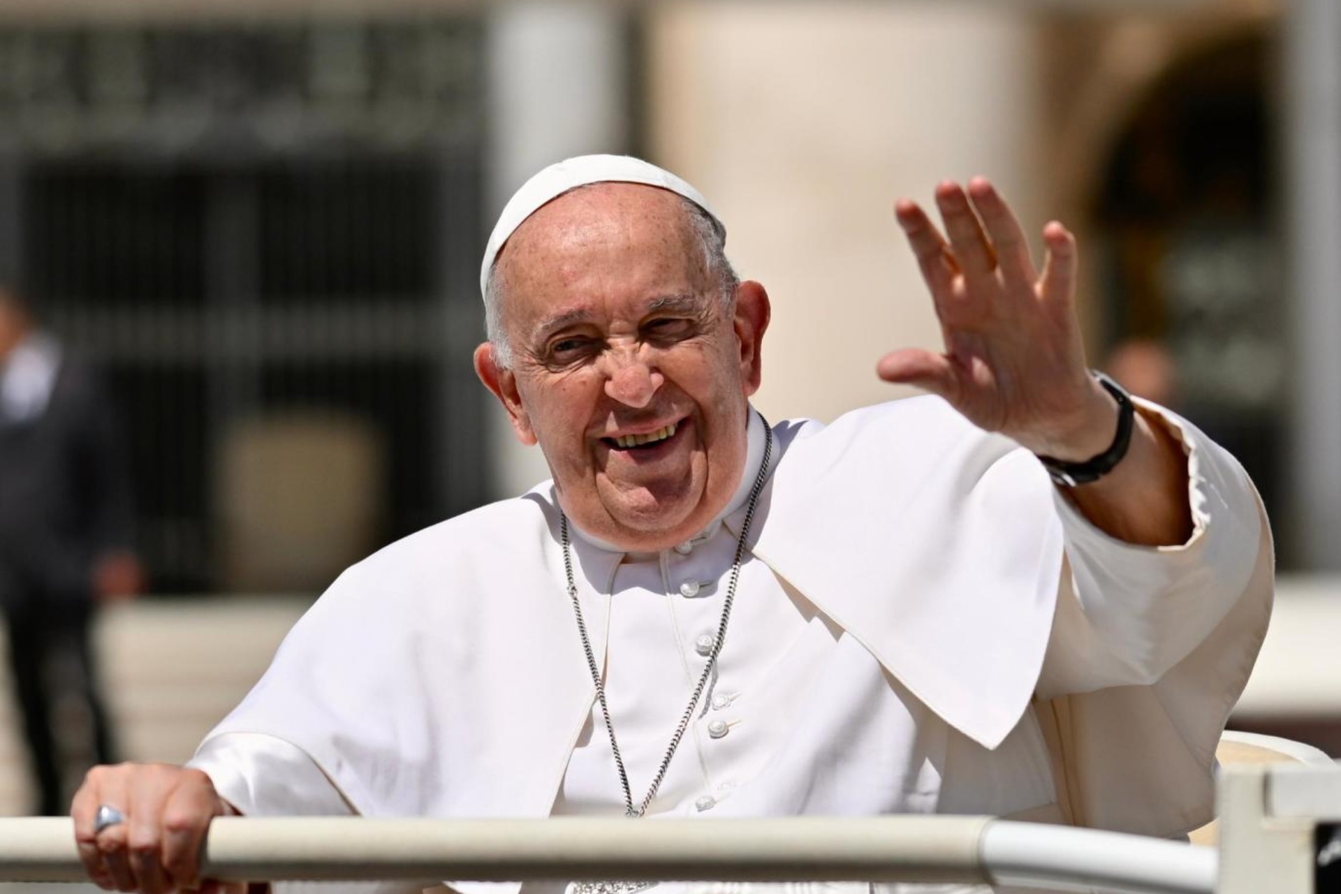 Papa Francisco dice a niños que nadie debe ser condenado si no cree en Dios Papa Francisco dice a niños que nadie debe ser condenado si no cree en Dios