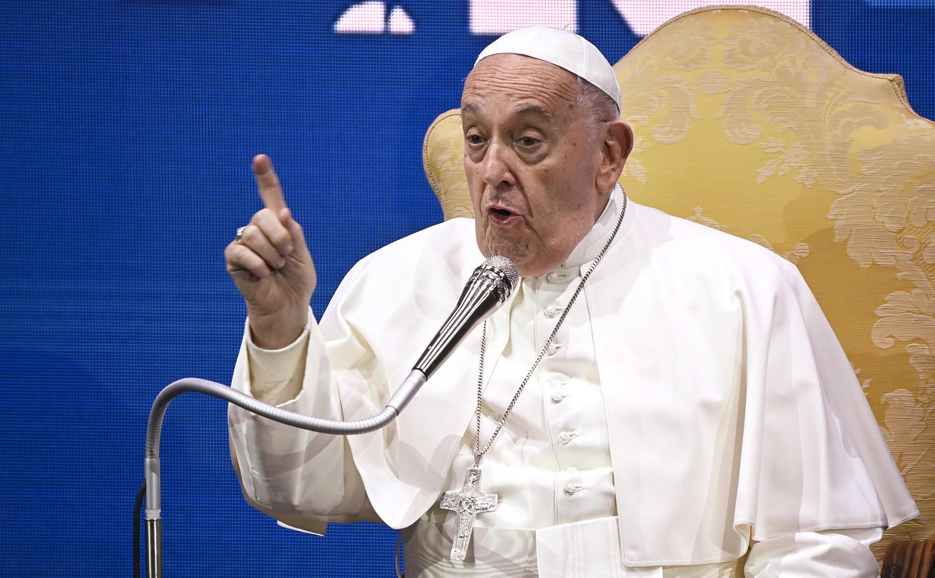 Papa Francisco pide rezar por él, pero &quot;a favor&quot; y &quot;no en co...