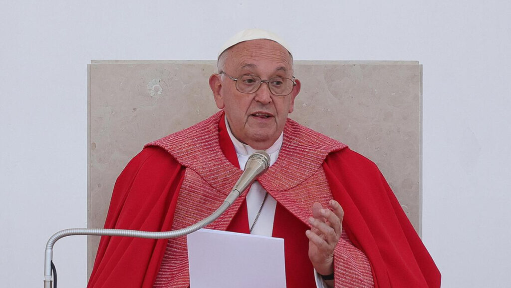 Papa Francisco pide “sostener a los más pobres” en un mundo que pone “la riqueza en primer lugar”