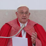 Papa Francisco pide “sostener a los más pobres” en un mundo que pone “la riqueza en primer lugar”