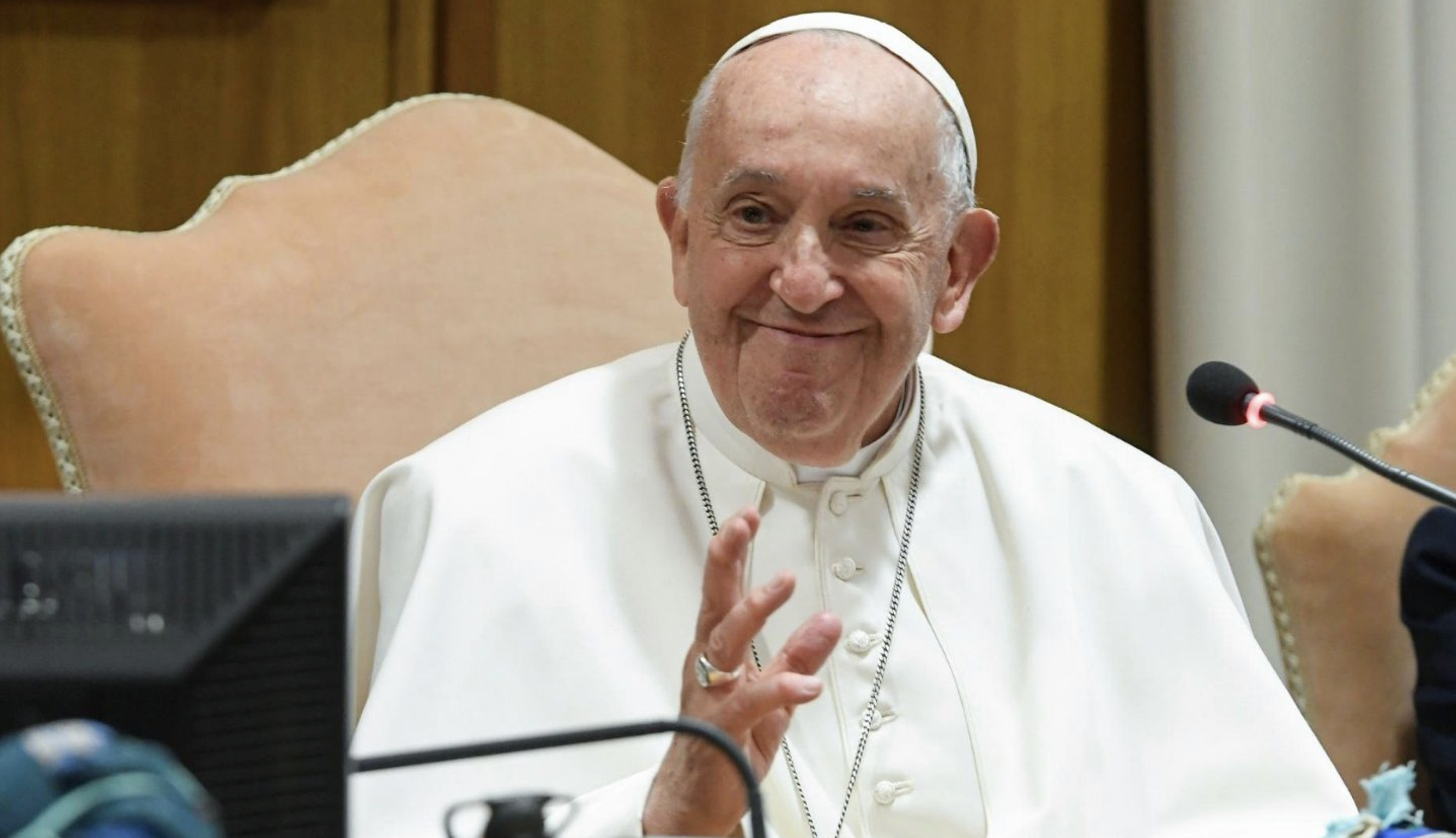 Papa Francisco pide a militares “poner las armas al servicio de la paz y la fraternidad”