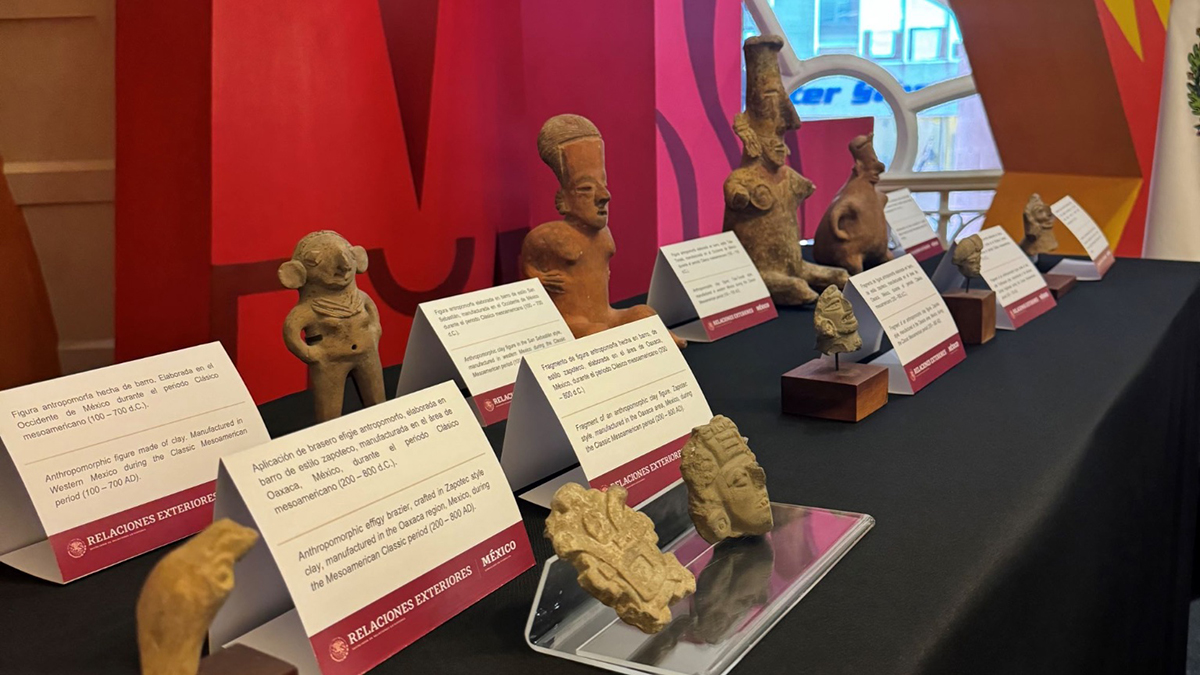 Familia en EE.UU. devuelve 22 piezas arqueológicas a México Familia en EE.UU. devuelve 22 piezas arqueológicas a México