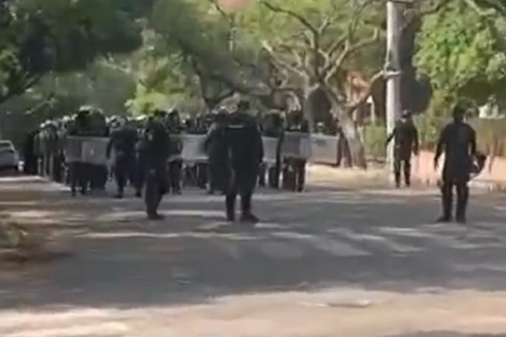 Redoblan seguridad en la Embajada de Israel en México tras manifestación violenta del martes