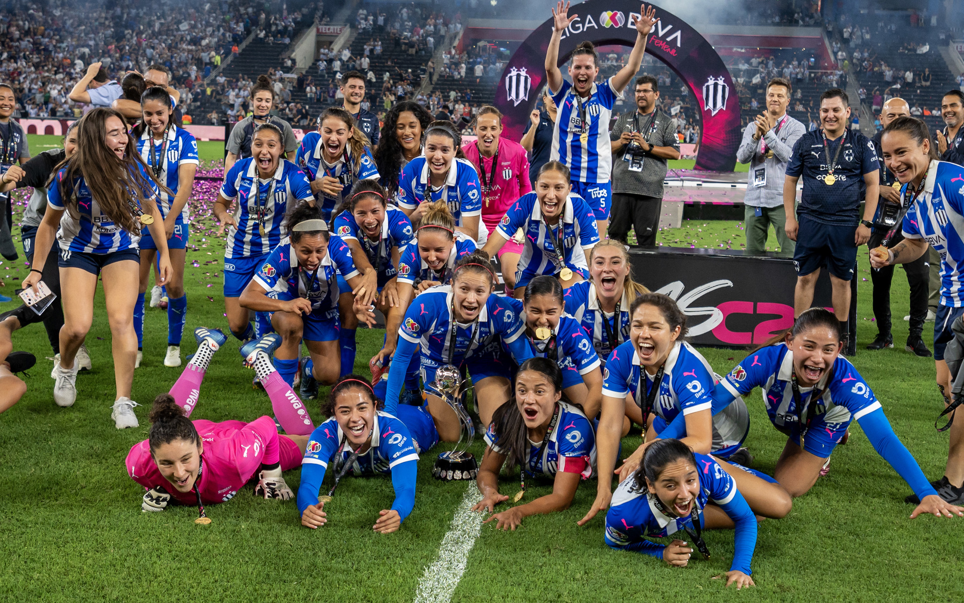 Rayadas derrotan al América y se consagran campeonas del Clausura 2024 femenil Rayadas derrotan al América y se consagran campeonas del Clausura 2024 femenil
