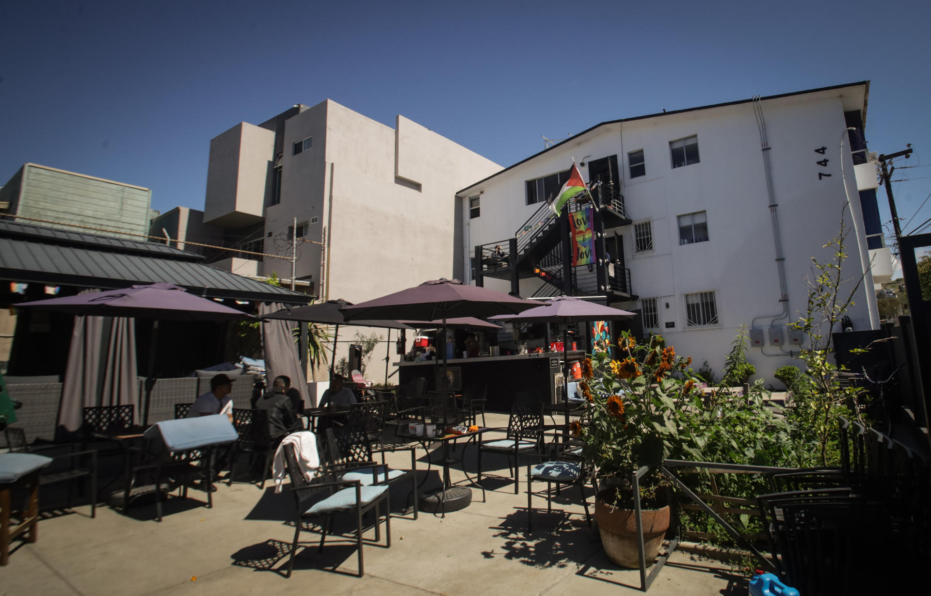 Un refugio ‘da luz’ a migrantes LGBTI en Tijuana