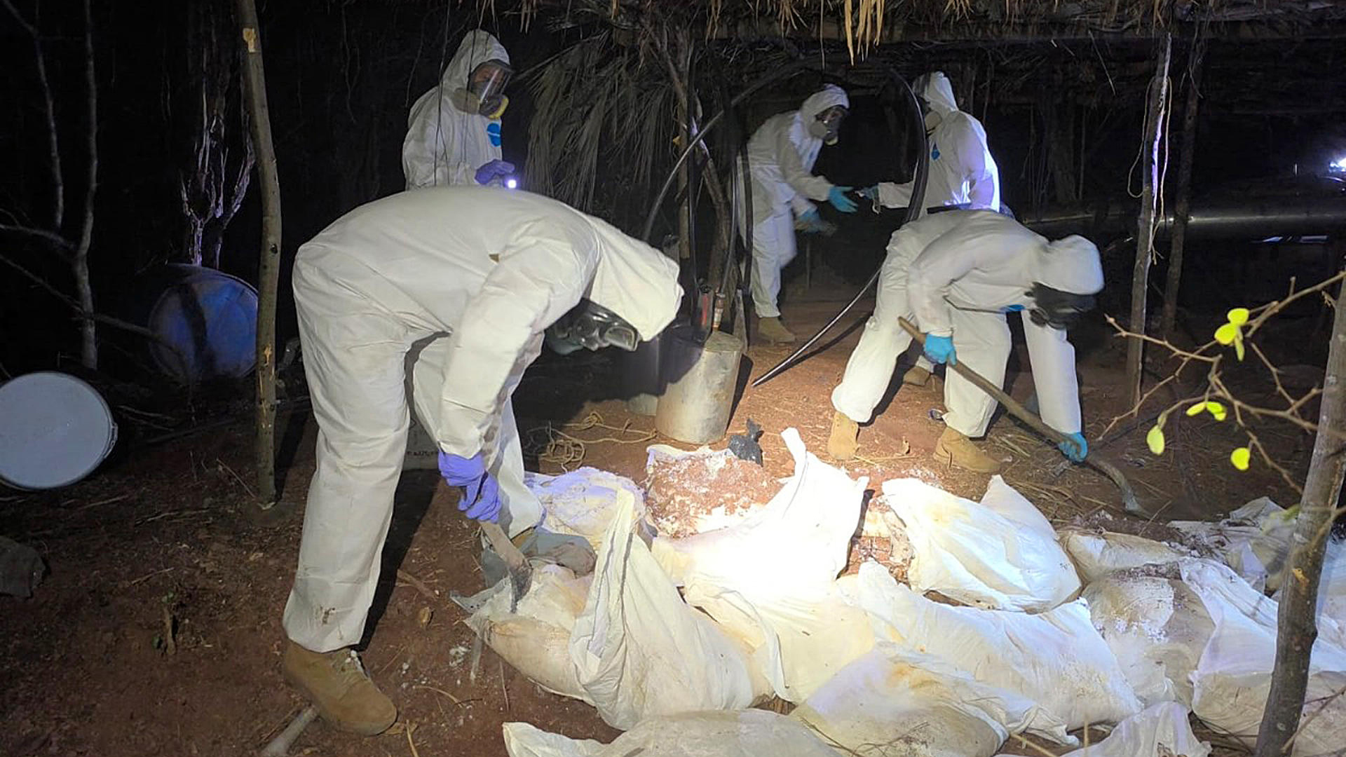 Marina destruyó 8 narcolaboratorios en Sinaloa con más de 6 toneladas de droga