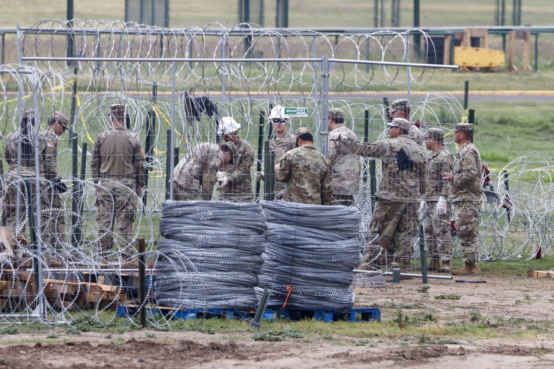 Texas envía a 300 elementos de la Guardia Nacional a la frontera con México Texas envía a 300 elementos de la Guardia Nacional a la frontera con México