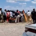 Se accidenta auto del convoy de Sheinbaum en Coahuila; ella se baja a ayudar