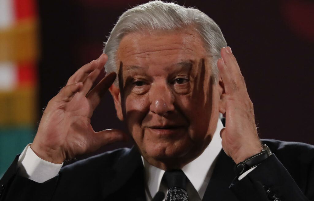 AMLO López Obrador retiro