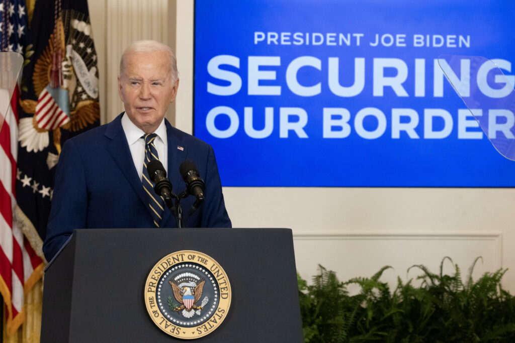 Casa Blanca confía en que orden ejecutiva sobre migración supere los retos legales