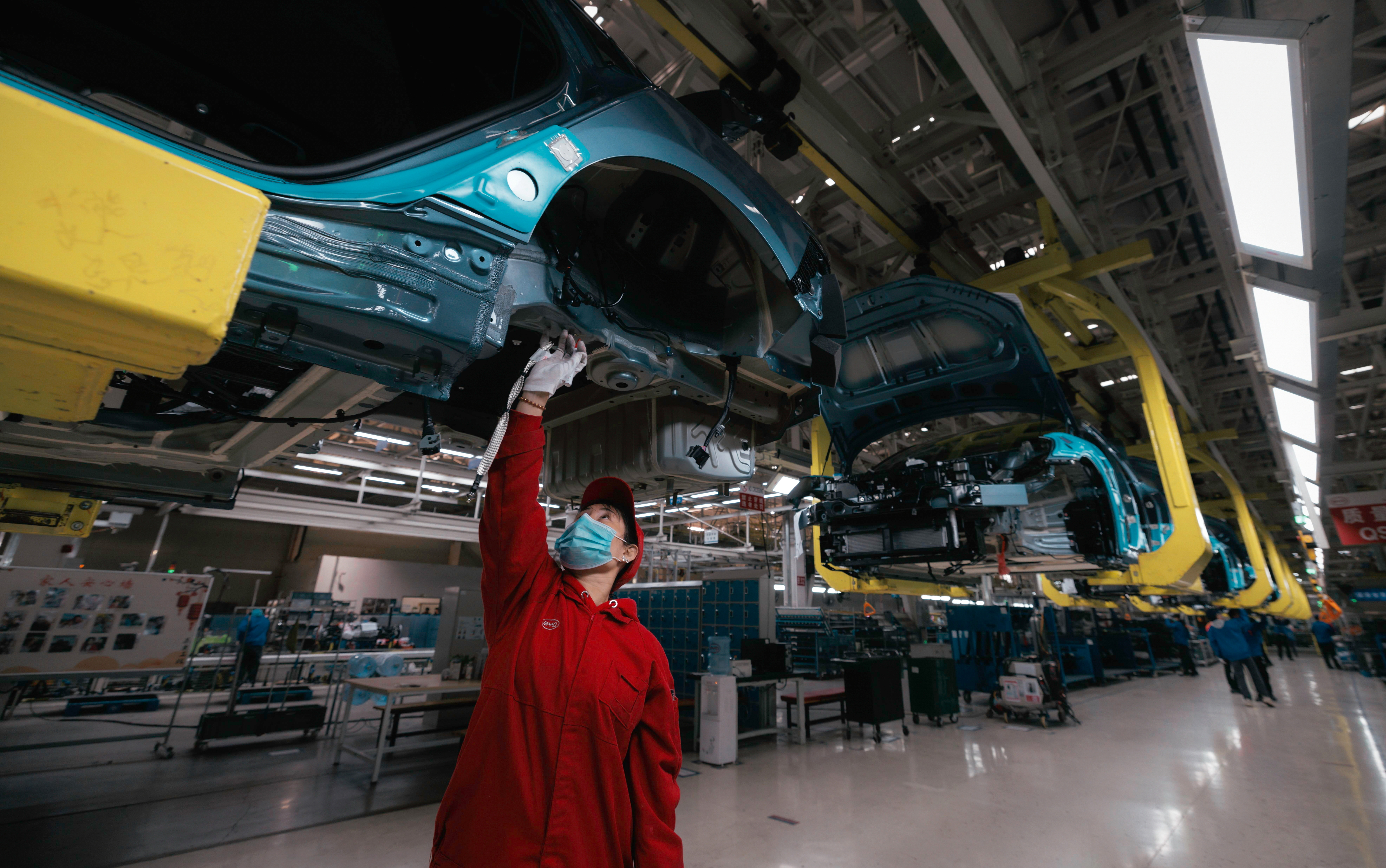 China asegura que aranceles a coches eléctricos “socavarán la transformación verde de la UE”