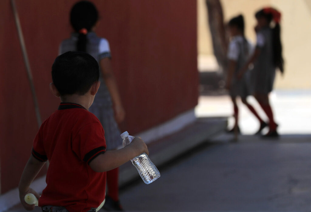 Ciudad Juárez suspende clases ante un calor récord en la frontera norte de México