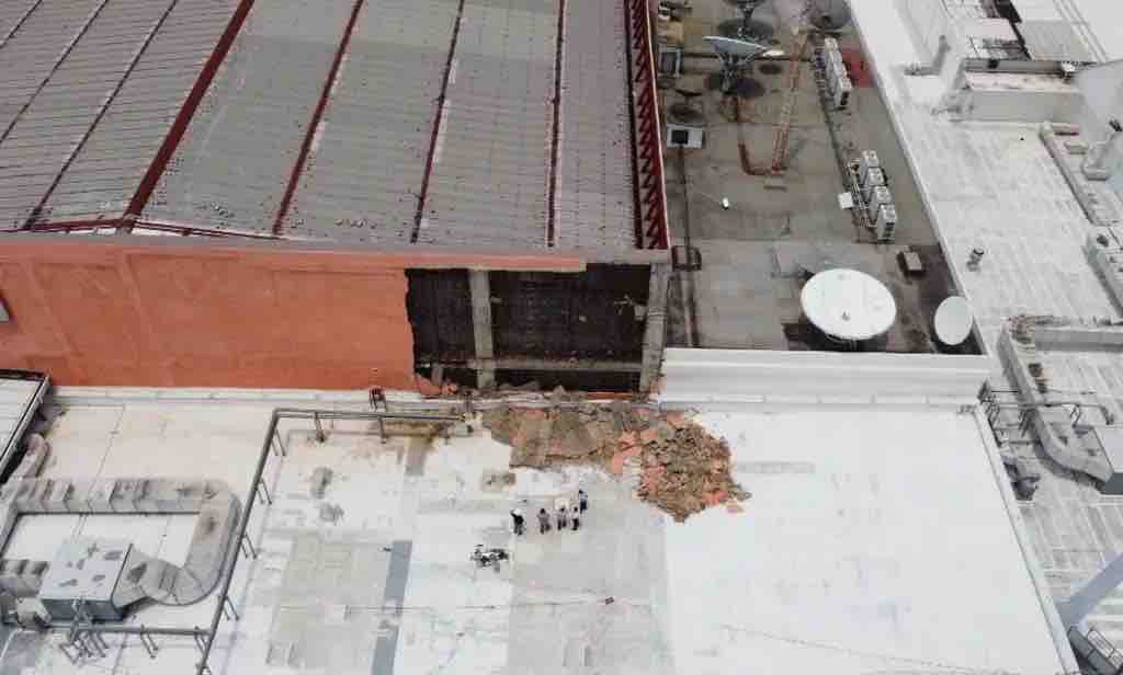 Colapsa pared del Centro de Convenciones Tabasco 2000