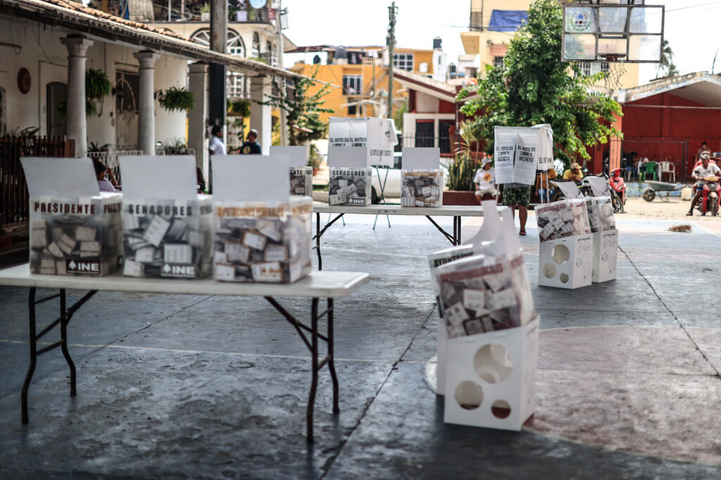 Comienza cierre de casillas electorales en el centro del país. Foto de EFE