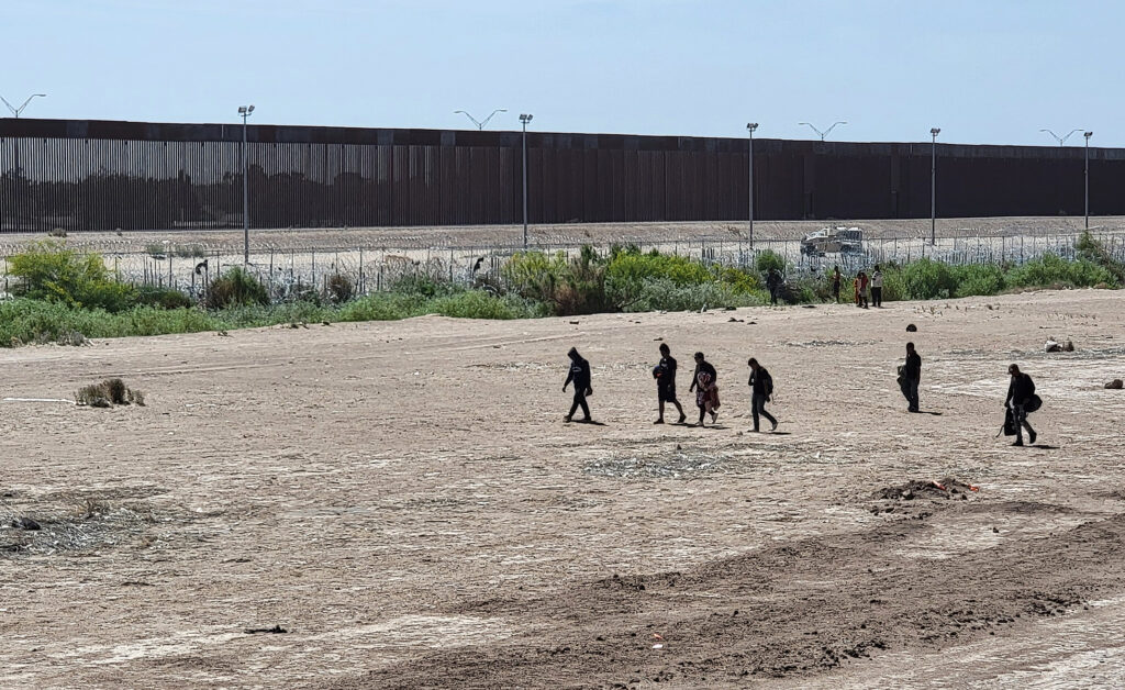 Cuatro migrantes murieron este fin de semana en la región fronteriza de El Paso. Foto de EFE