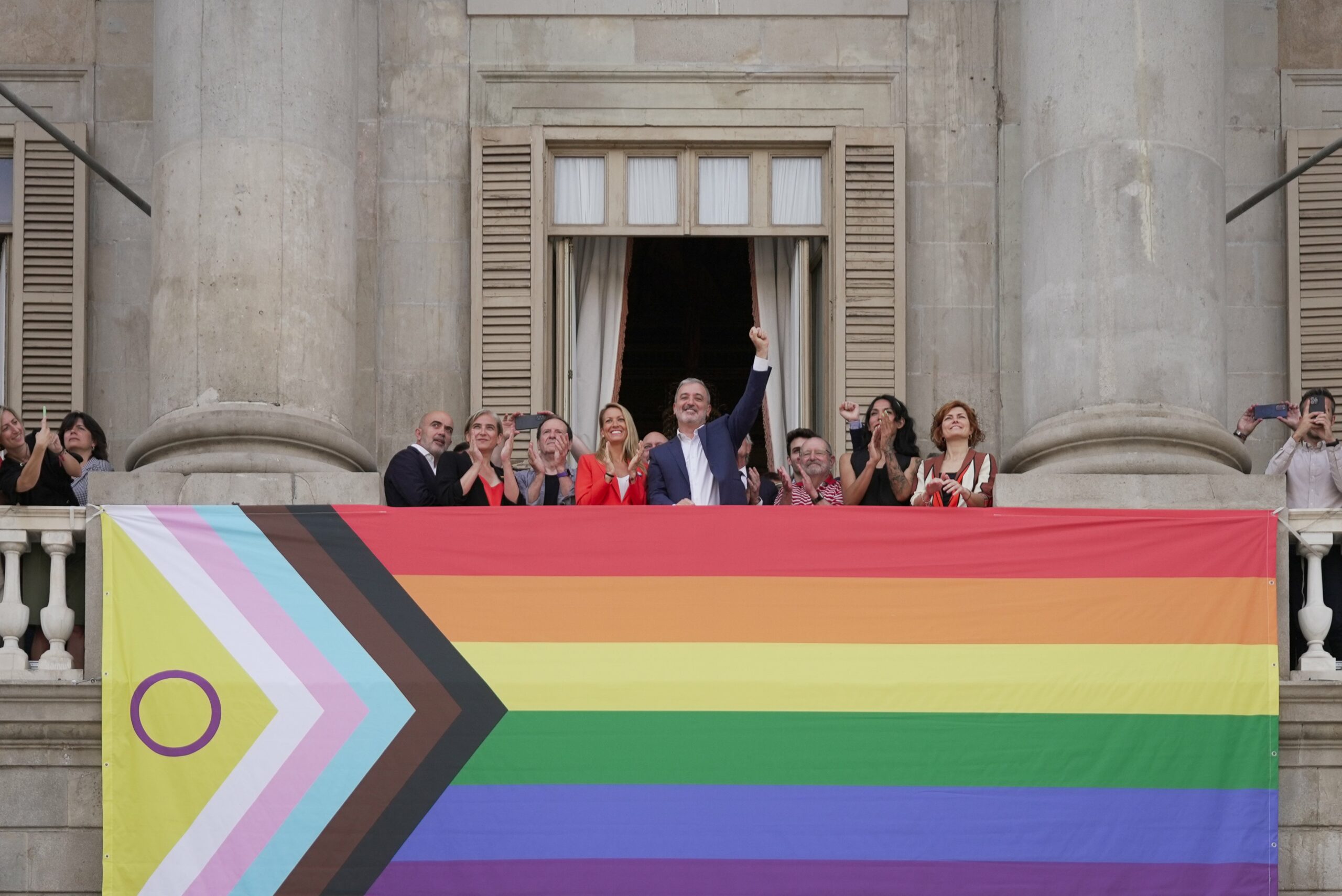 Polémica en España por poner o no poner la bandera LGBTIQ+ en edificios institucionales