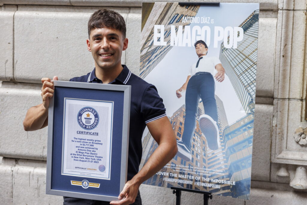 ‘El Mago Pop’ recibe premio Récord Guinness por recaudación en un show en Nueva York