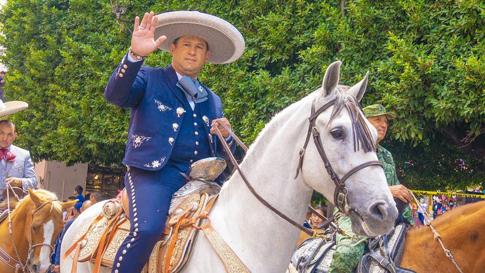 Gobernador Diego Sinhue sufre caída de caballo; se fracturó dos costillas Gobernador Diego Sinhue sufre caída de caballo; se fracturó dos costillas