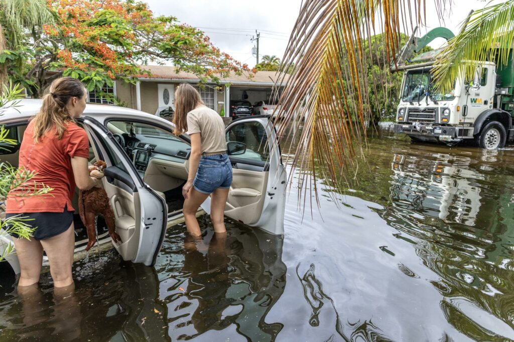 Fuertes lluvias en Florida causan severas inundaciones - hallandale-beach-florida-lluvias-13jun24-2-1024x683