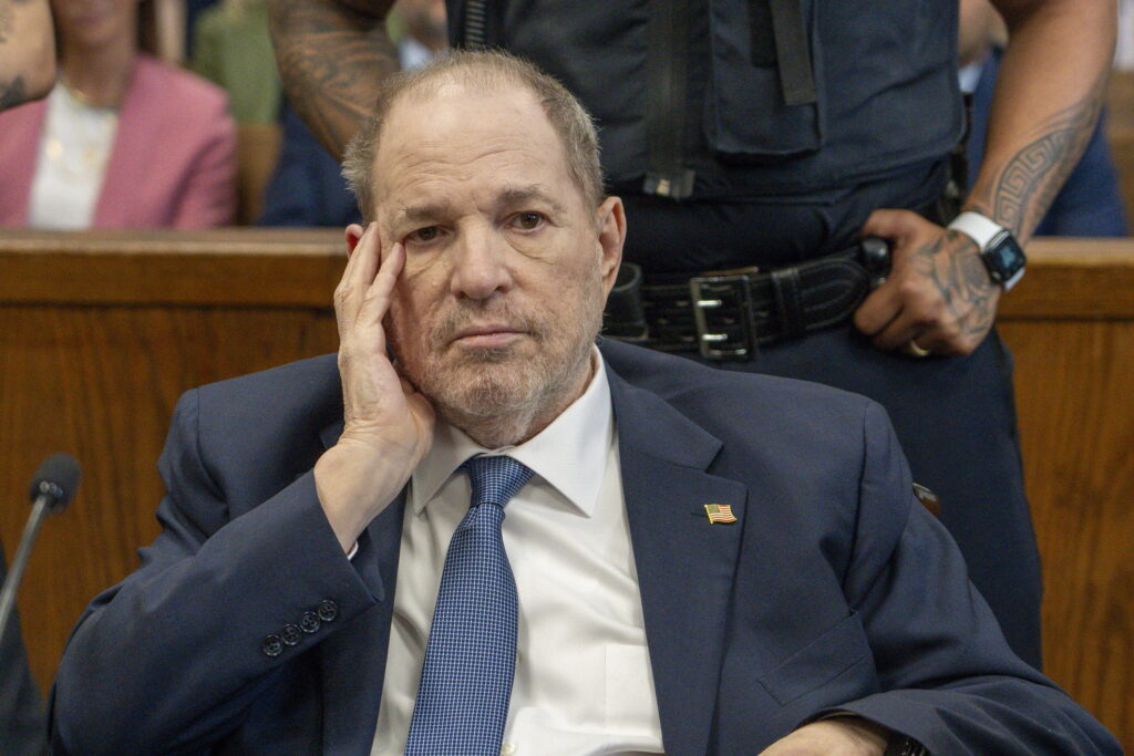 Harvey Weinstein pide que se anule su condena de California y se le conceda nuevo juicio