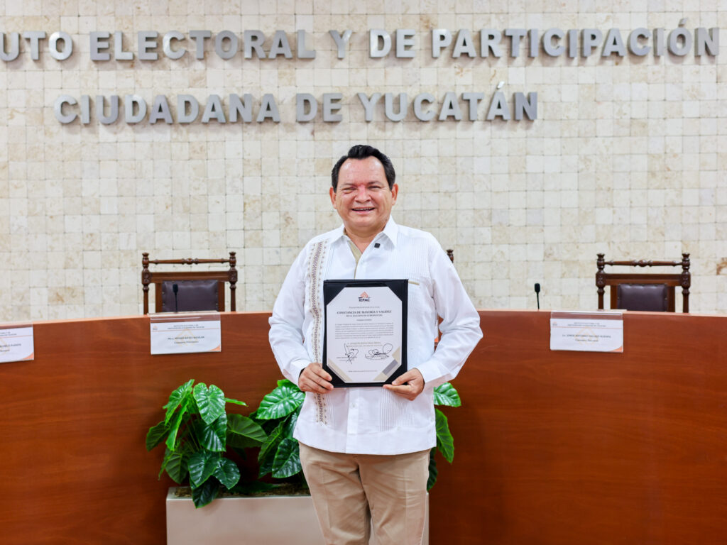Acreditan a Joaquín ‘Huacho’ Díaz como gobernador electo de Yucatán
