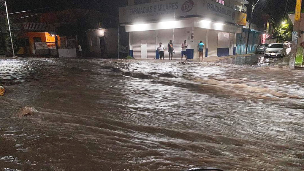 #Video Lluvias inundan Actopan, en Veracruz #Video Lluvias inundan Actopan, en Veracruz