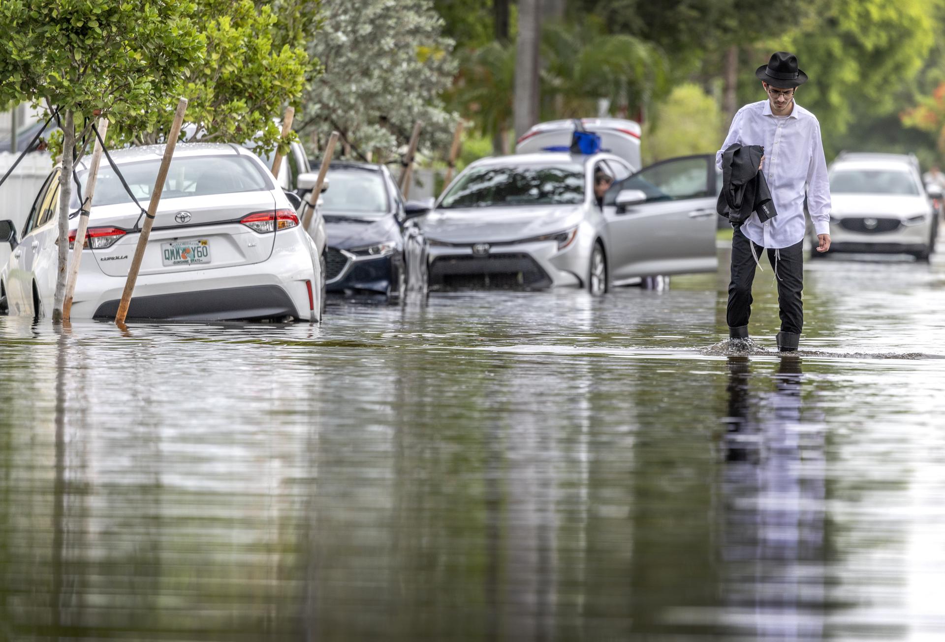 Fuerte oleaje deja seis muertos en Florida