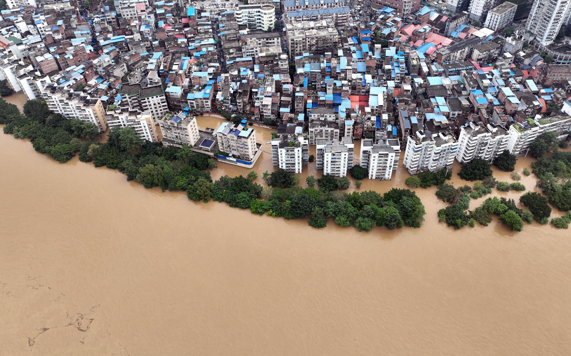 Lluvias e inundaciones en China dejan 2 muertos y 5 desaparecidos