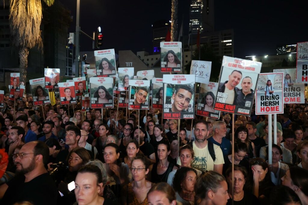 Israel Tel Aviv manifestación alto el fuego Gaza Netanyahu
