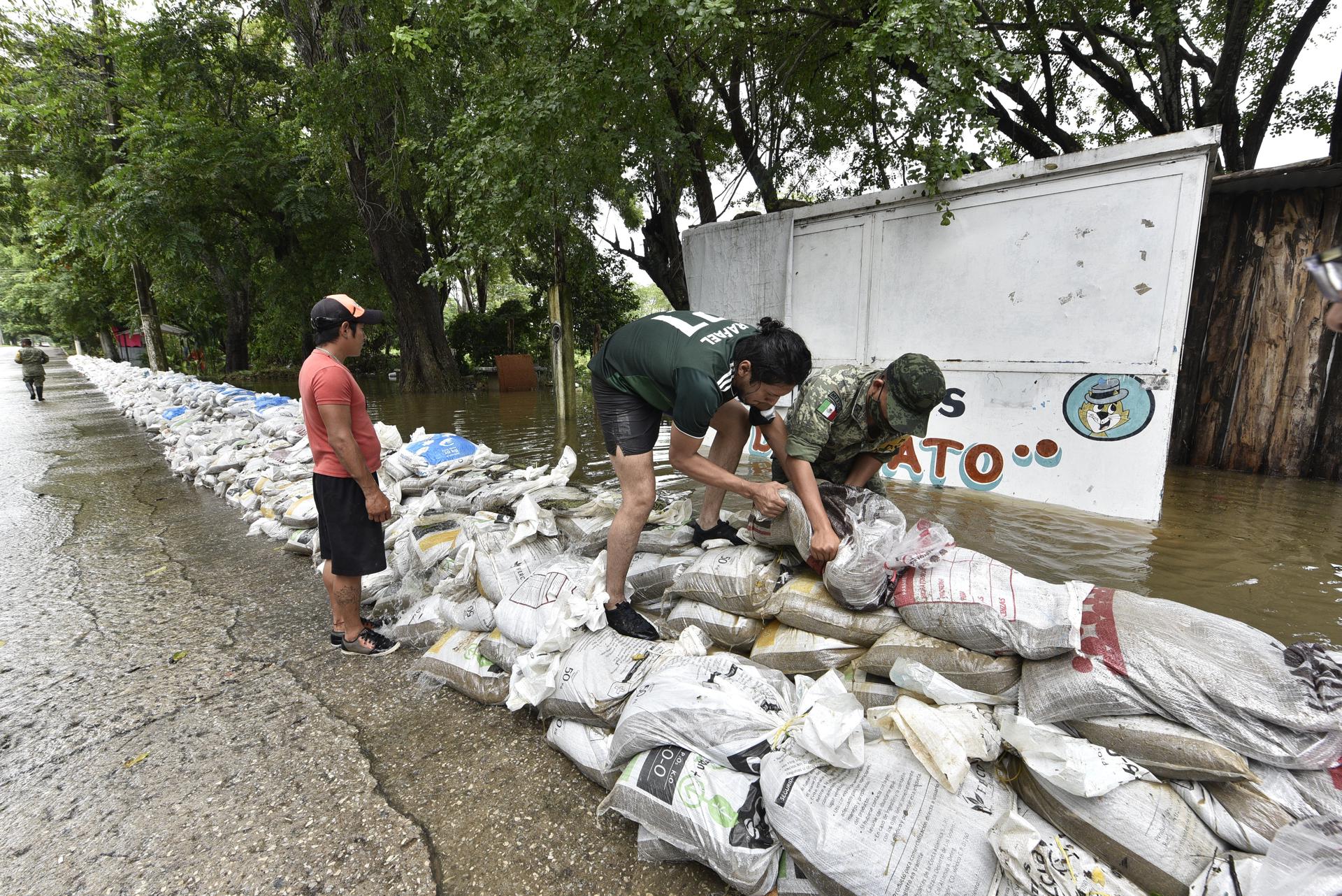 Bajo vigilancia un la depresión tropical “Dos” al este del litoral de Quintana Roo