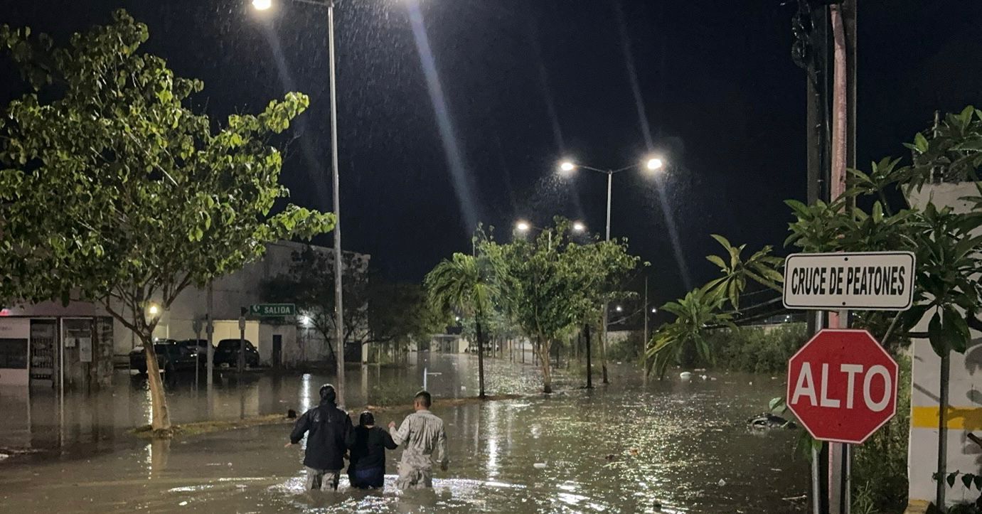 Lluvias torrenciales y posibles trombas afectarán al sureste de México y Península de Yucatán Lluvias torrenciales y posibles trombas afectarán al sureste de México y Península de Yucatán