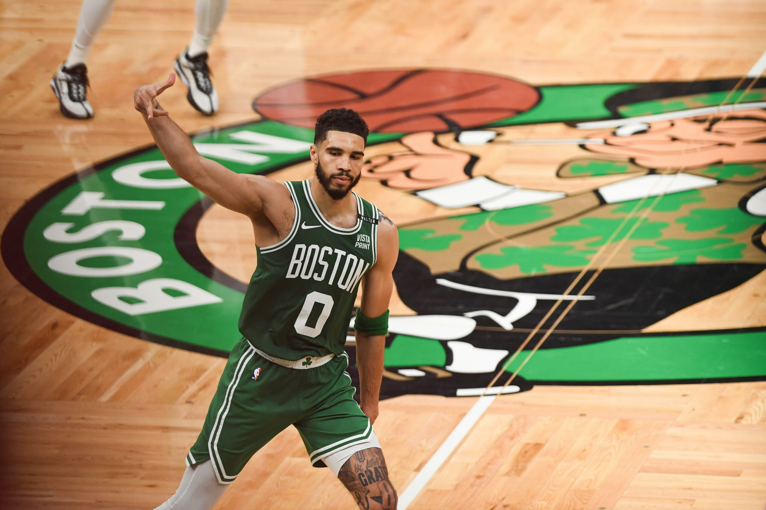 Los Celtics derrotan a los Mavericks y conquistan su anillo 18 de la NBA Los Celtics derrotan a los Mavericks y conquistan su anillo 18 de la NBA