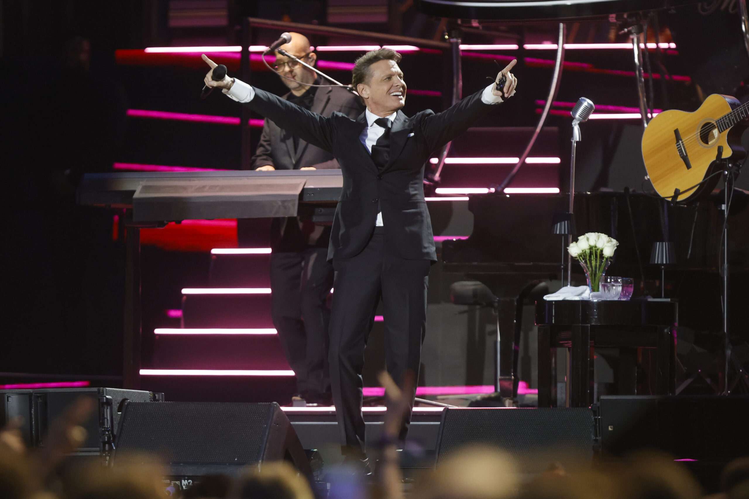 Luis Miguel “derrite” Córdoba en el inicio de su gira por España Luis Miguel “derrite” Córdoba en el inicio de su gira por España