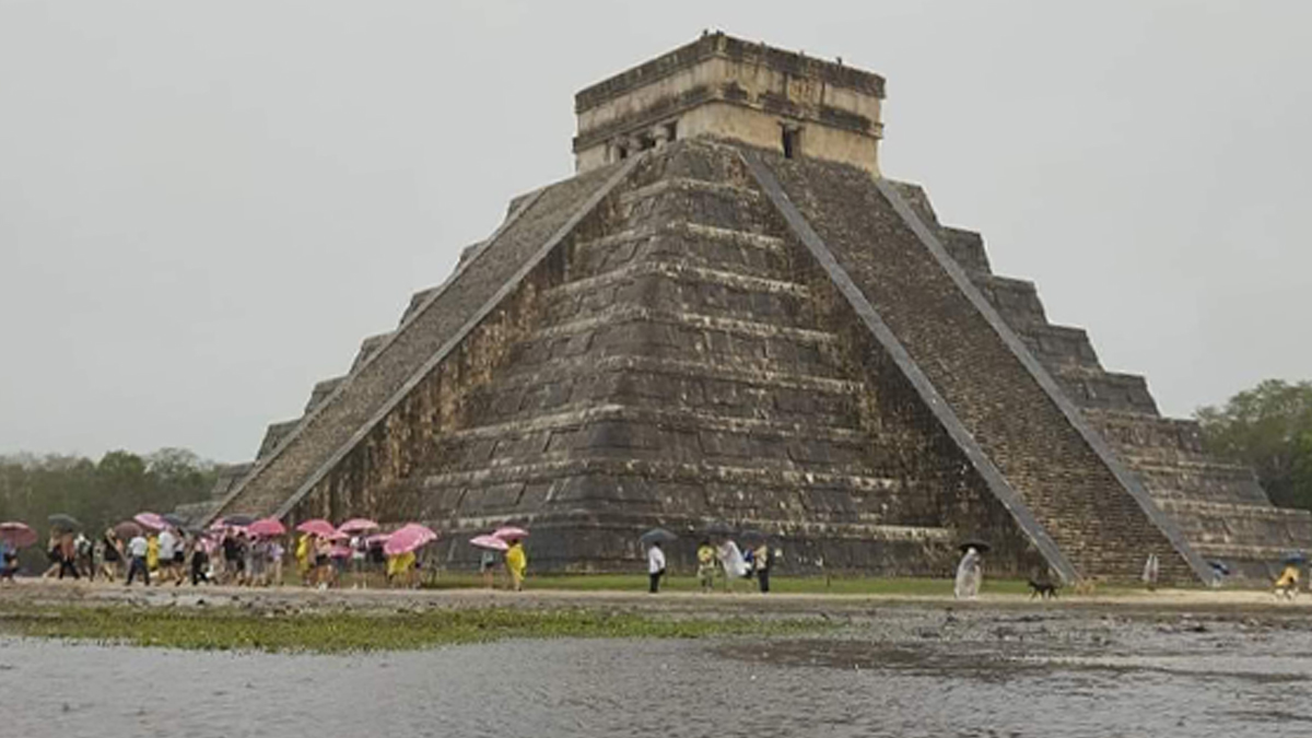 Lluvias afectan la zona arqueológica de Chichén Itzá Lluvias afectan la zona arqueológica de Chichén Itzá