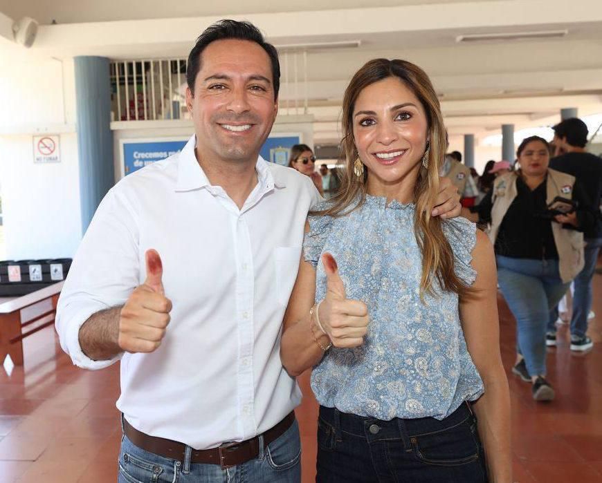 Mauricio Vila emite su voto y pide un proceso electoral en tranquilidad