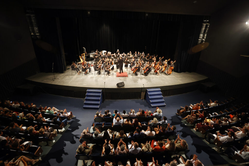 #Video Cuba le canta a José Alfredo Jiménez con la Sinfónica Nacional - orquesta-sinfonica-de-cuba-le-canta-a-jose-alfredo-jimenez-2-1024x683