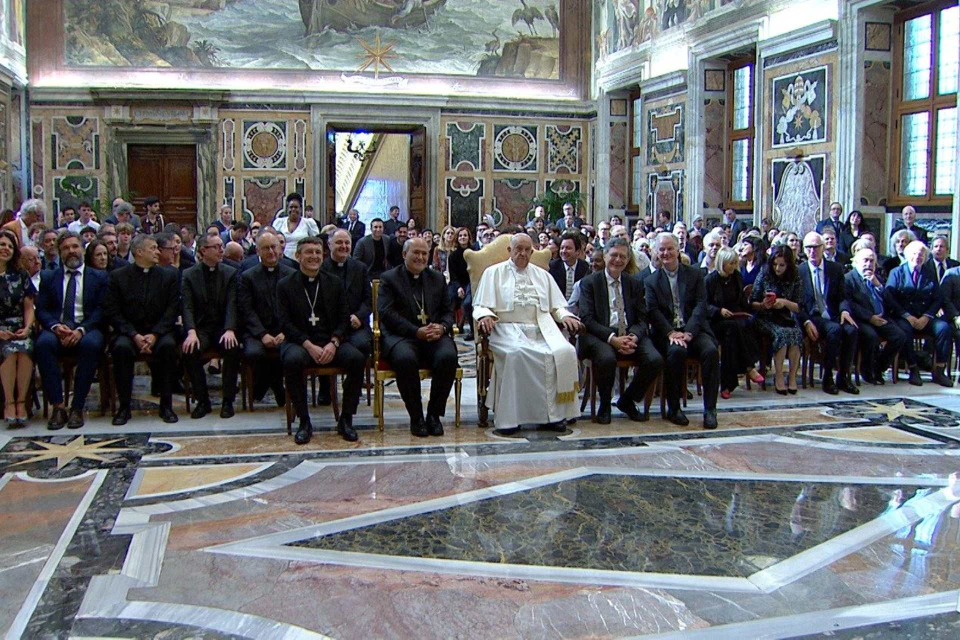 “Fue algo irreal, sucede solo una vez en la vida”: Chumel Torres tras el encuentro de cómicos con el papa Francisco